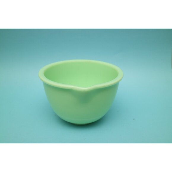Vintage Jeanette Jadeite Uranium Glass Mixing Batter Bowl w/ Pour Spout 6 1/2" - Picture 3 of 6